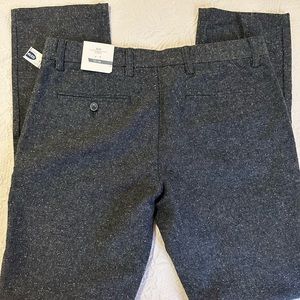Old Navy men pants. Grey color
